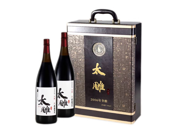 吉林回收太雕黄酒咸亨酒店太雕黄酒2006年冬酿1.8KG*2礼盒装绍兴黄酒行情价格